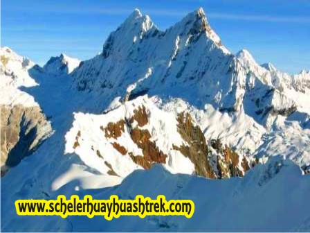 Nevado Chacraraju visto desde el Yanapaccha